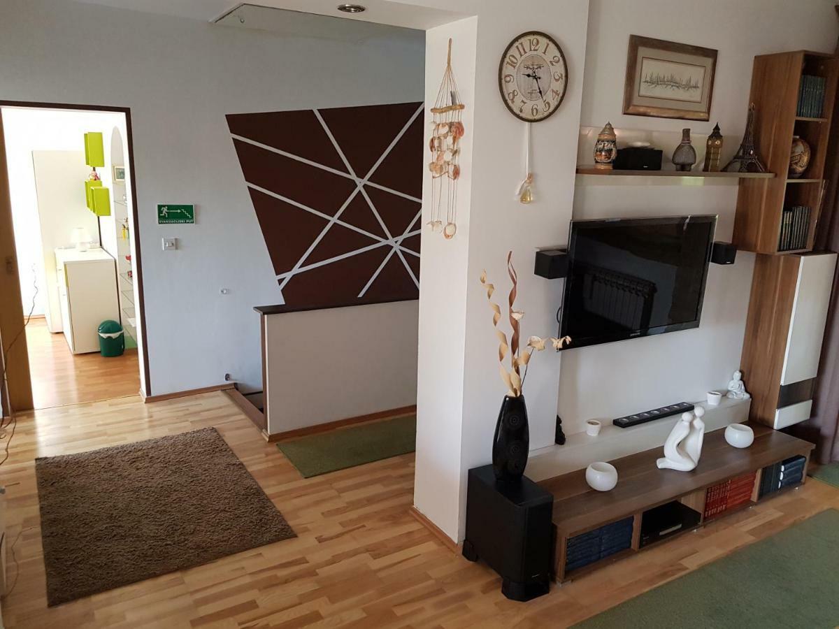 A&T Apartment ซาเปรชิช ภายนอก รูปภาพ