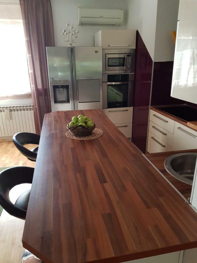 A&T Apartment ซาเปรชิช ภายนอก รูปภาพ